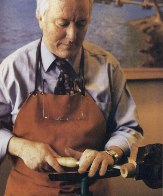 Bill Ashton-Taylor - pipe making demonstration