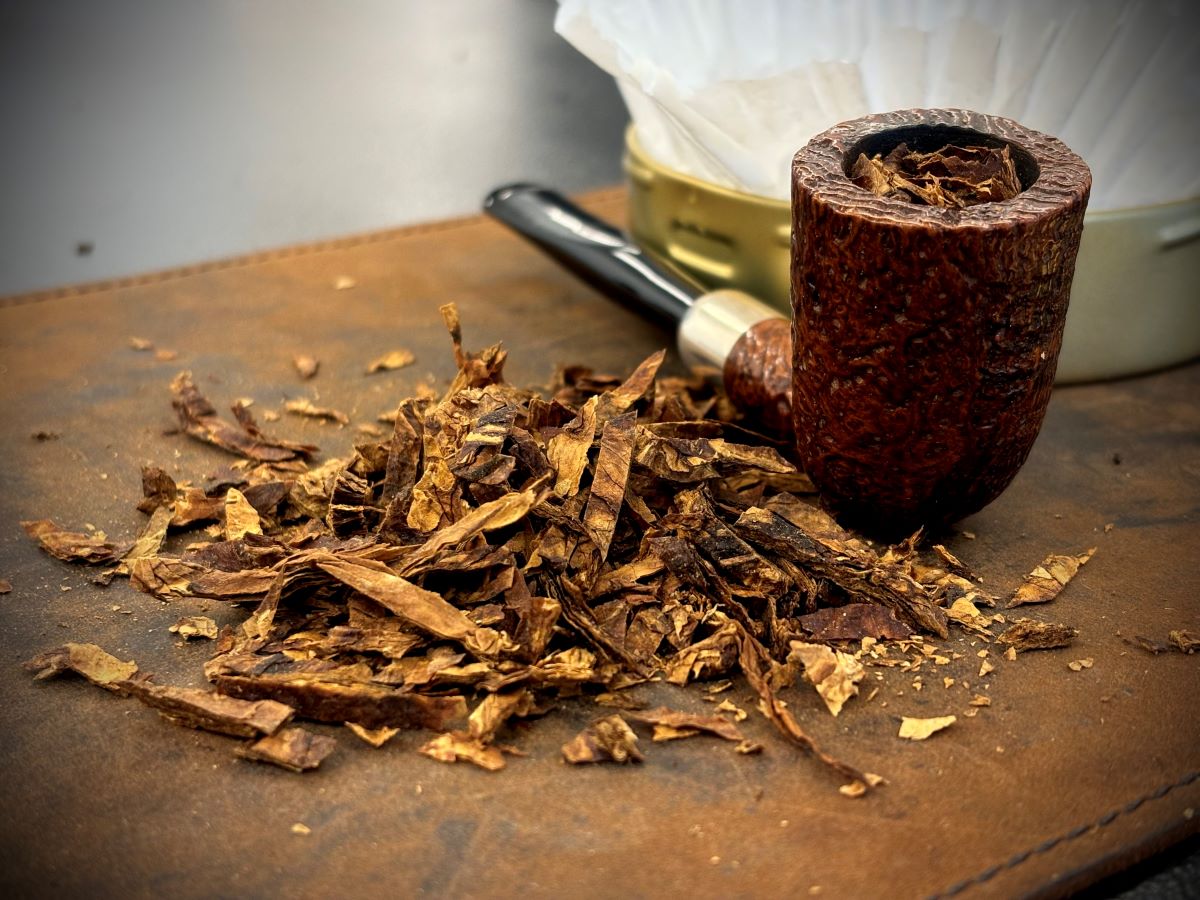 Sutliff Cringle Flake 2024 in Wessex estate pipe